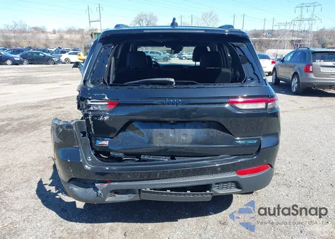 2023 Jeep Grand Cherokee 4Xe Trailhawk z USA, uszkodzony, nr VIN 1C4RJYC69P8798805